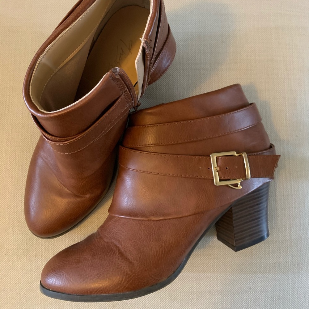 Brown womens Booties